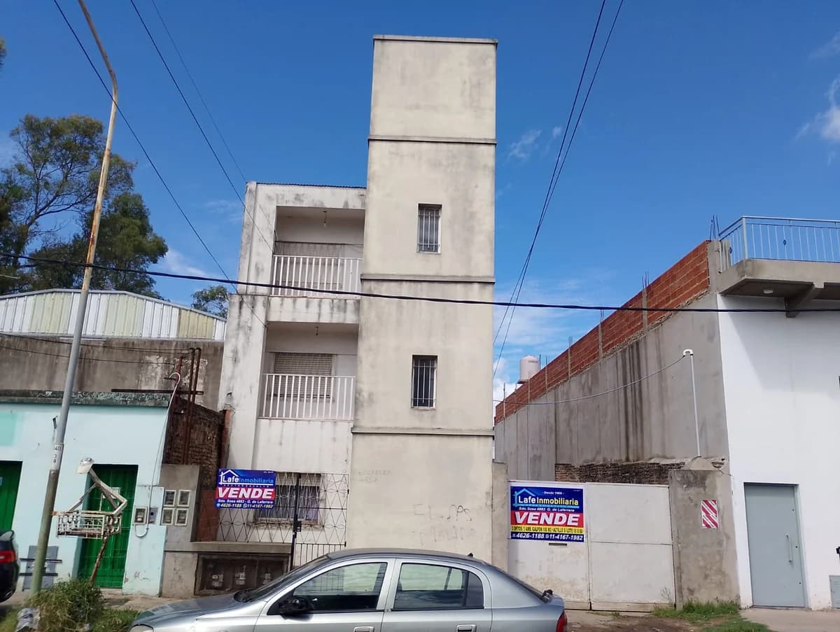 GALPON CON OFICINA Y 3 DEPARTAMENTOS. OPORTUNIDAD DE INVERSION !